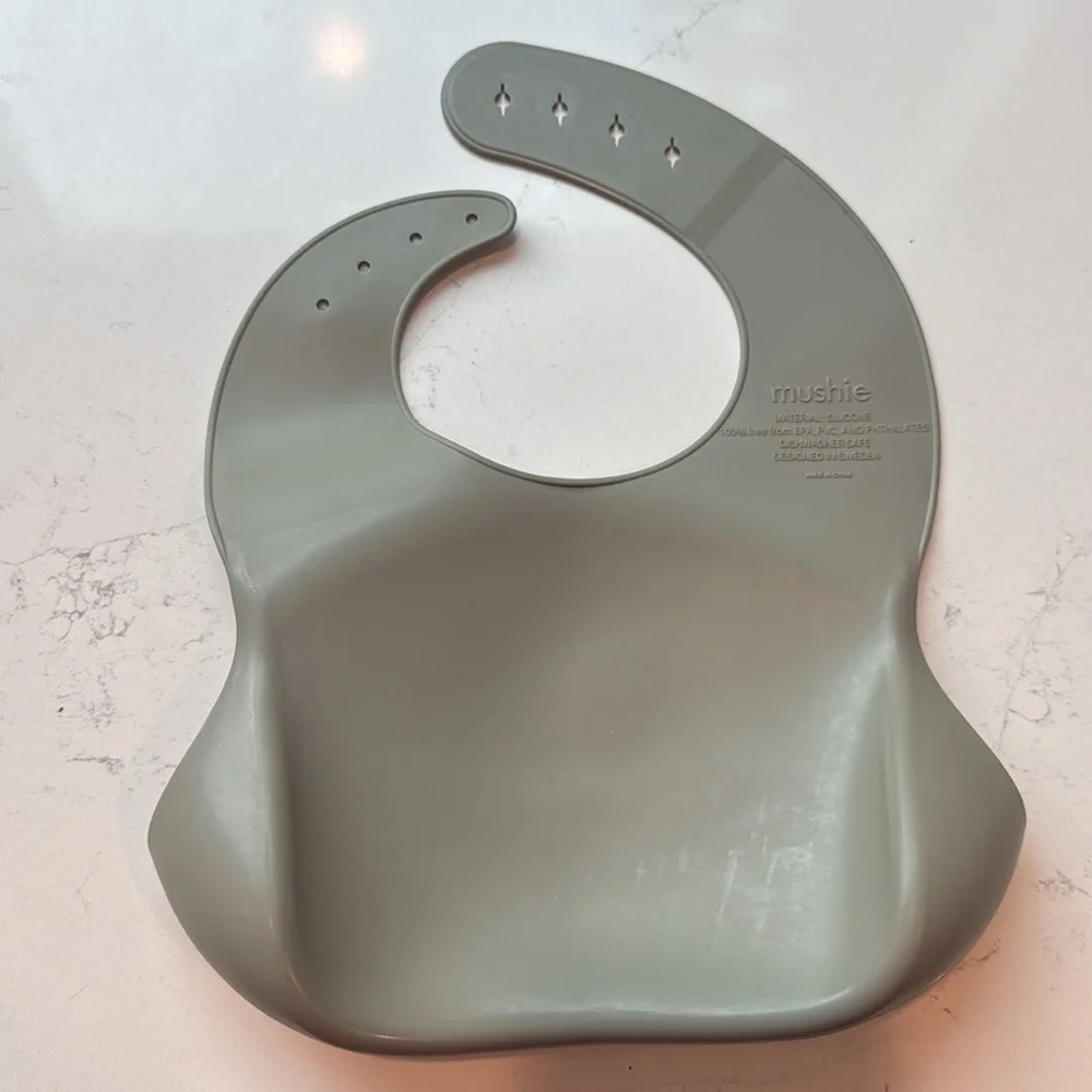Mushie Silicone Baby Bib in Gray